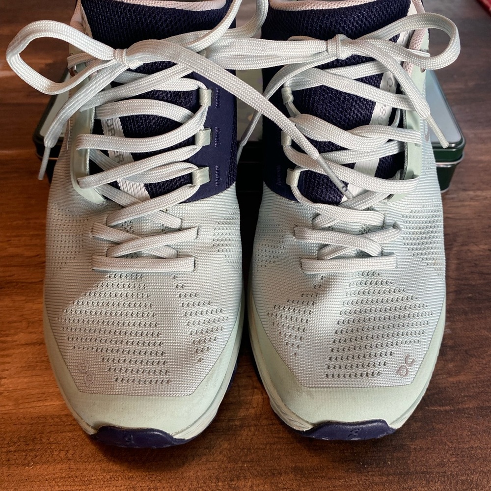 On Running Navy and Mint Sneakers Cloud Surfer Size 8 - Picture 7 of 13